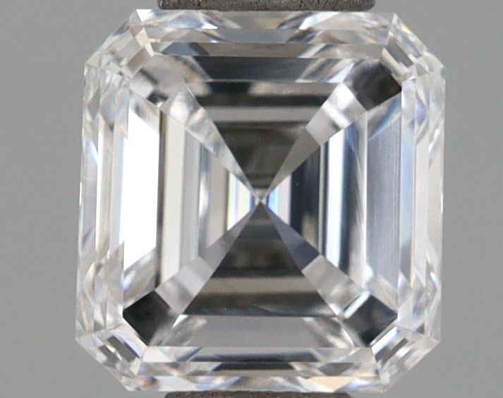 0.92ct SQUARE EMERALD D VVS2 Diamond